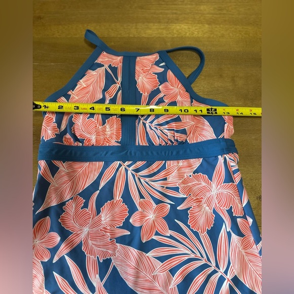 Lands End Women’s Tankini Like New Size 2 - Picture 4 of 10